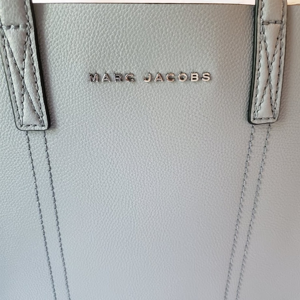 🔥👑🔥 NWT Authentic Marc Jacobs Repeat Tote - Picture 2 of 8